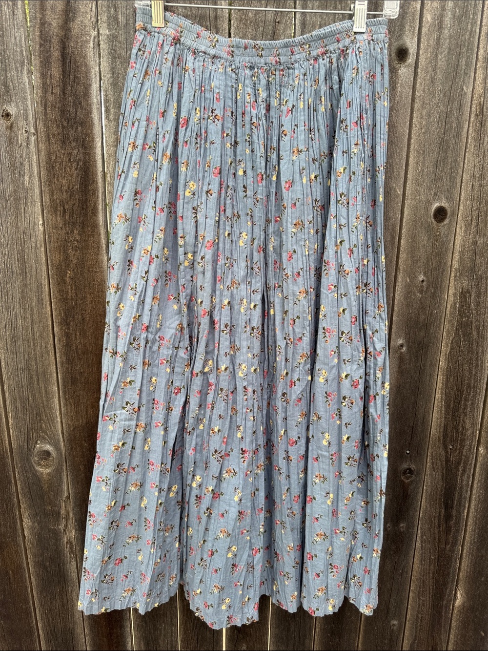 Vintage tweeds Blue Floral Pleated Maxi Skirt